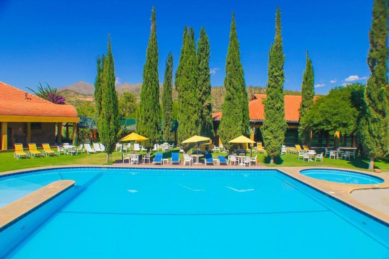Hotel Los Parrales Tarija Bagian luar foto