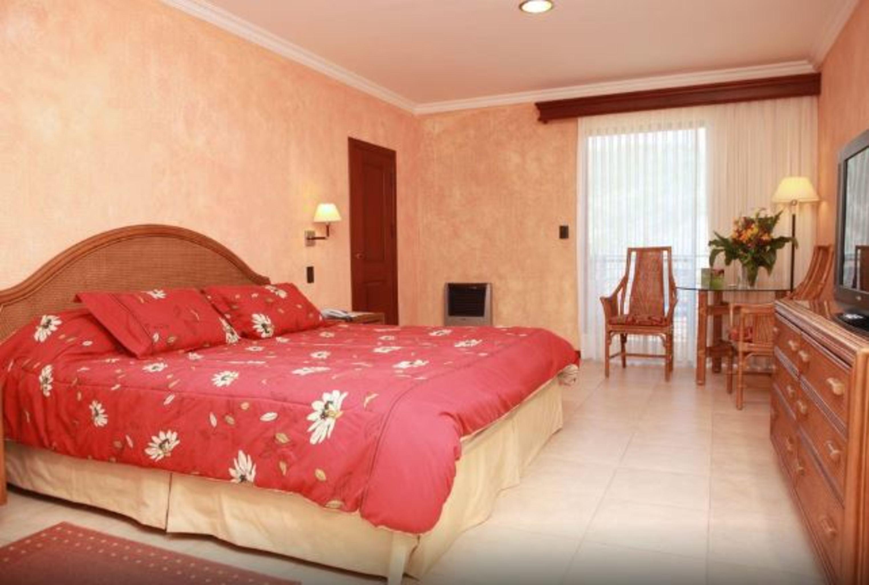 Hotel Los Parrales Tarija Bagian luar foto