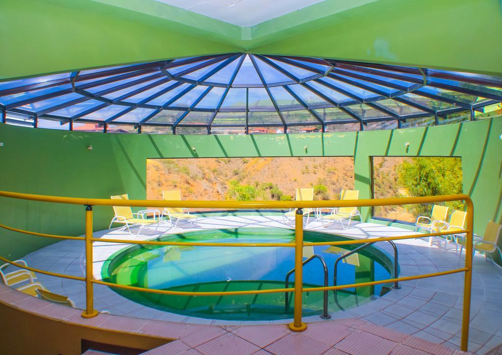 Hotel Los Parrales Tarija Bagian luar foto