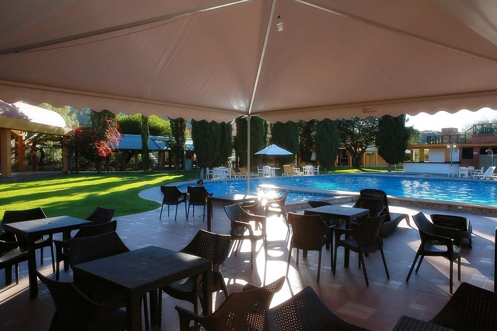 Hotel Los Parrales Tarija Bagian luar foto